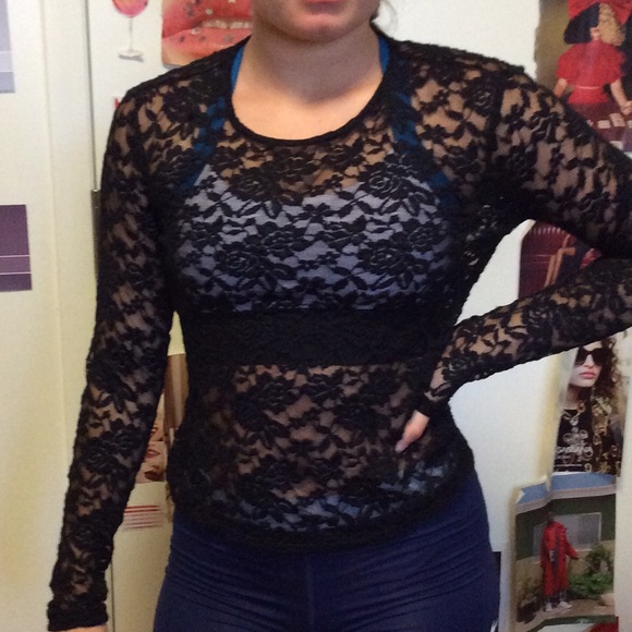 Black lace long sleeve - Picture 2 of 2